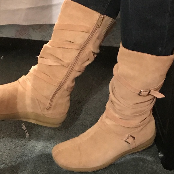 Gorgeous Tan Suede Boots Leather Size 10 was - Picture 2 of 8
